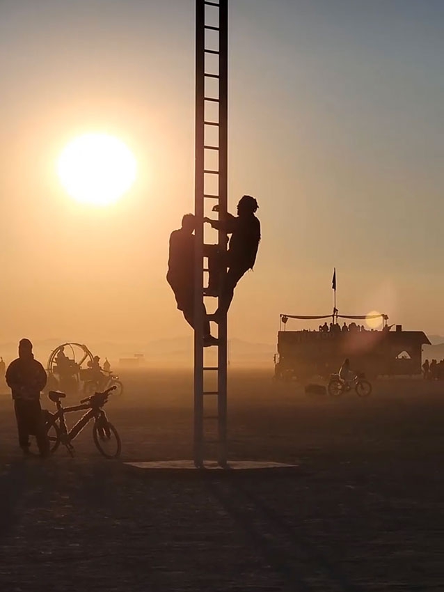 http://franziskaagrawal.com/files/gimgs/th-209_2025_BurningMan_Skyladder_web_3.jpg