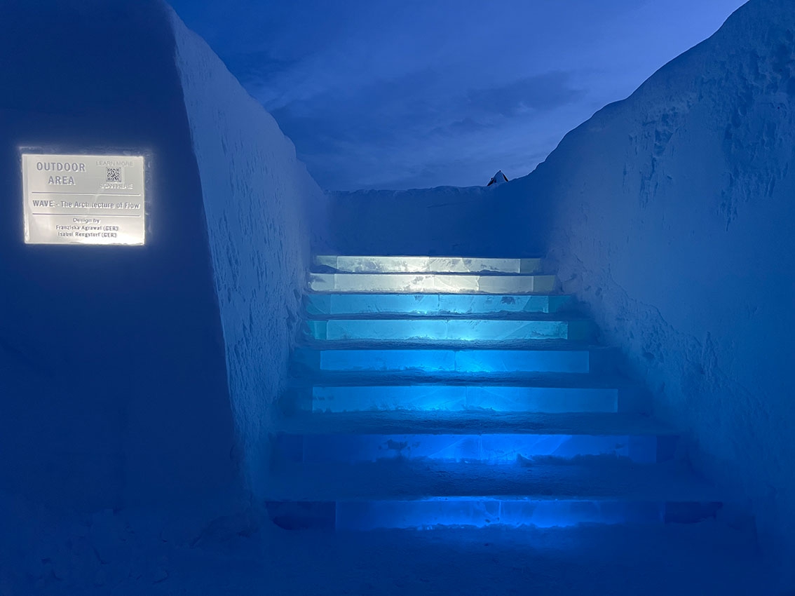 http://franziskaagrawal.com/files/gimgs/th-215_web_Icehotel36-Outdoor-Entrance-Area_Franziska-Agrawal_8.jpg