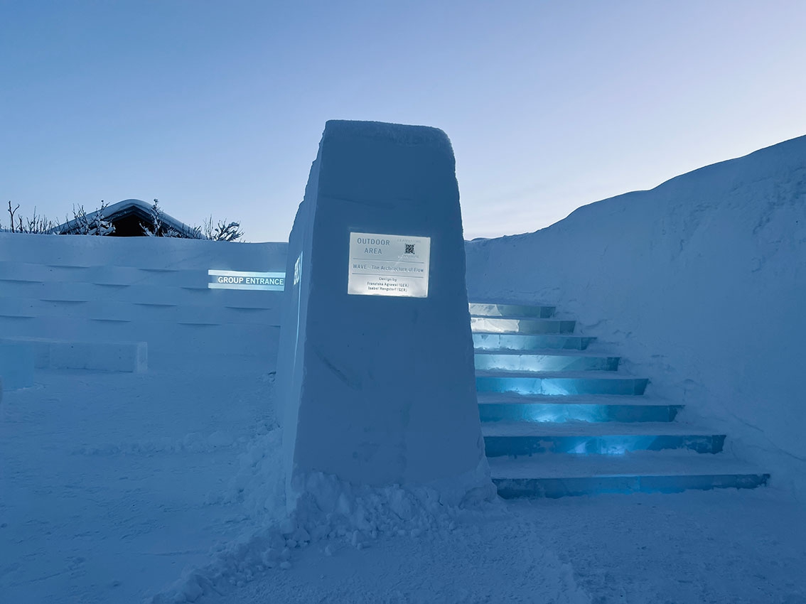 http://franziskaagrawal.com/files/gimgs/th-215_web_Icehotel36-Outdoor-Entrance-Area_Franziska-Agrawal_9.jpg